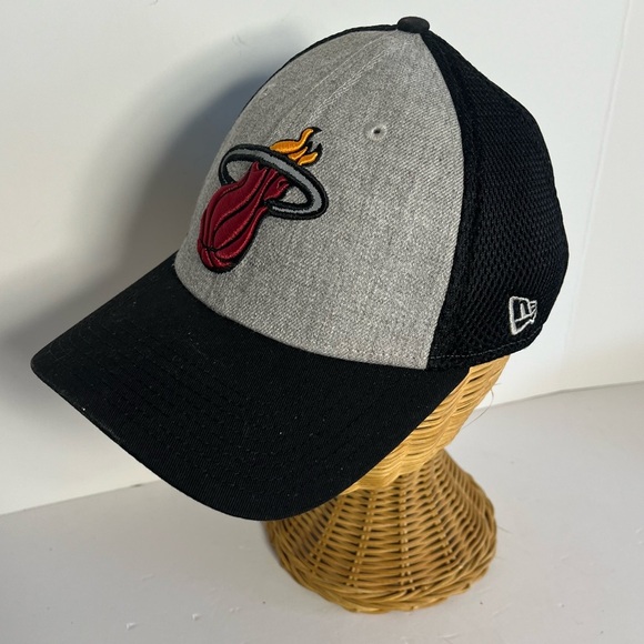 Miami Heat NBA Snapback New Era Hardwood Classics Black Gray 9fifty Med/Large - Picture 2 of 8